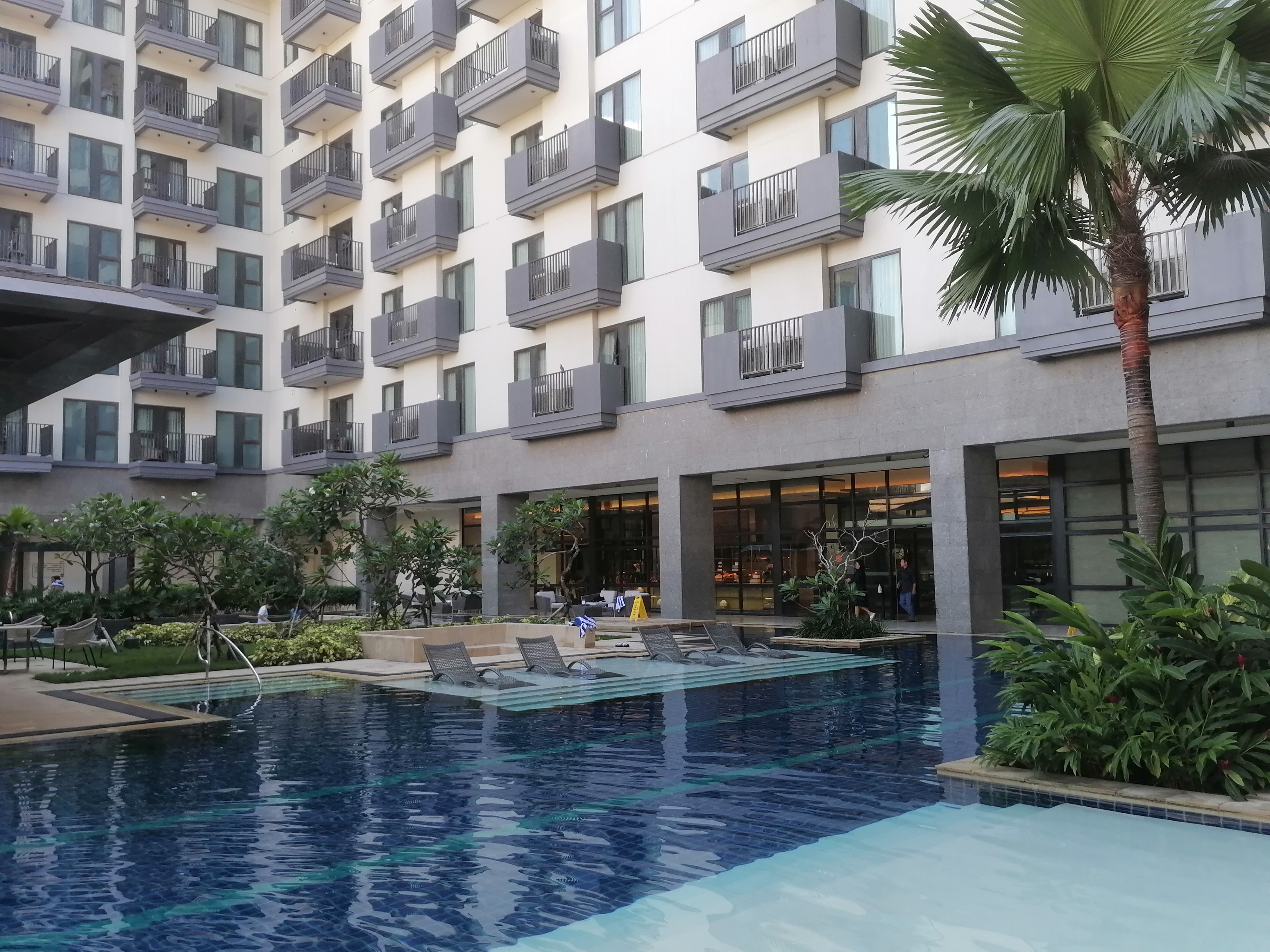 DUSITD2 DAVAO: A STAYCATION DURING PANDEMIC